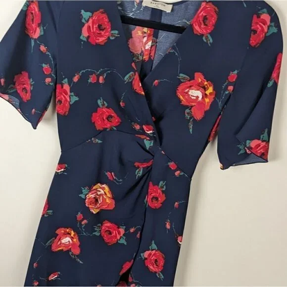 Aritzia Babaton rose print Jedd Dress size 00 - Picture 7 of 8